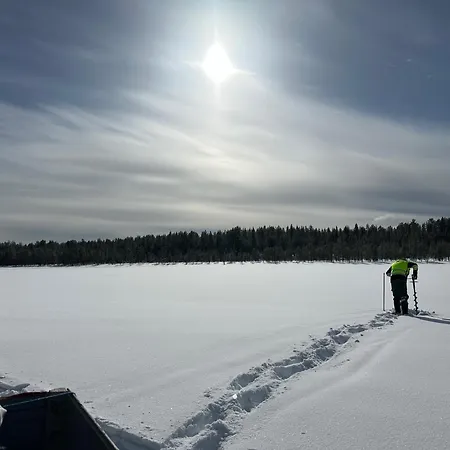 Private Aurora Glass & Lakeside With Finnish Sauna